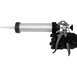 Алюминиевый закрытый пистолет для герметика 0.3 л Gigant GCG-2