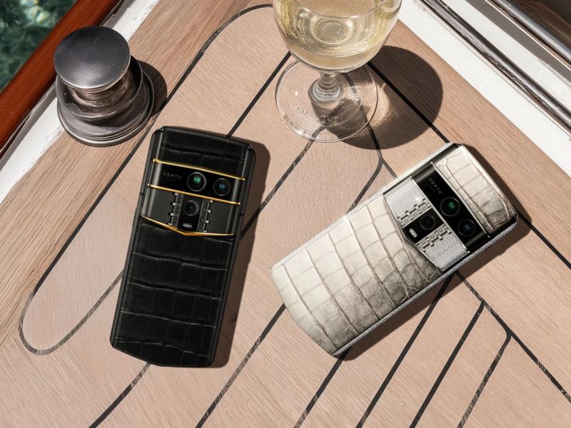 Представлен Vertu Agent Q — люксовый смартфон с ценой от 435 тысяч рублей
