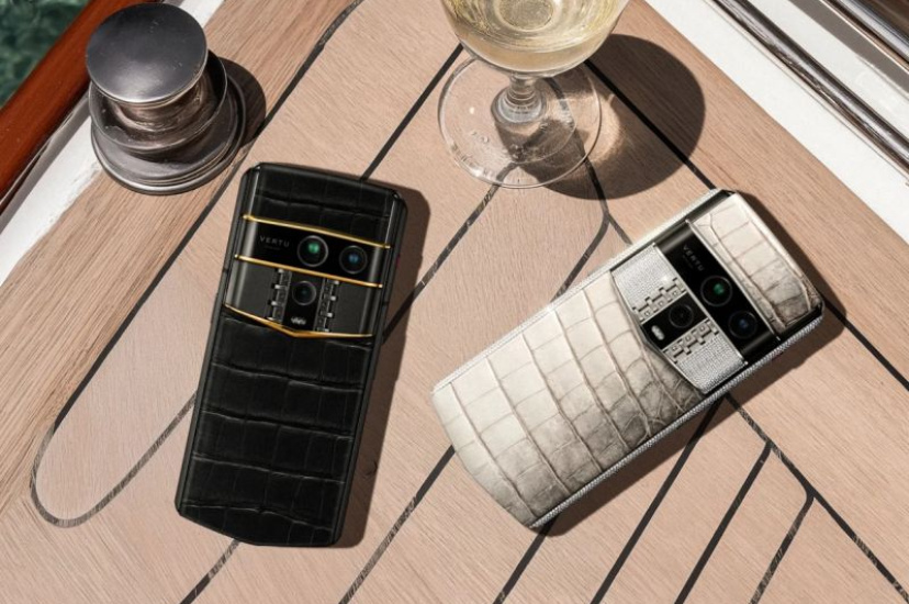 Представлен Vertu Agent Q — люксовый смартфон с ценой от 435 тысяч рублей