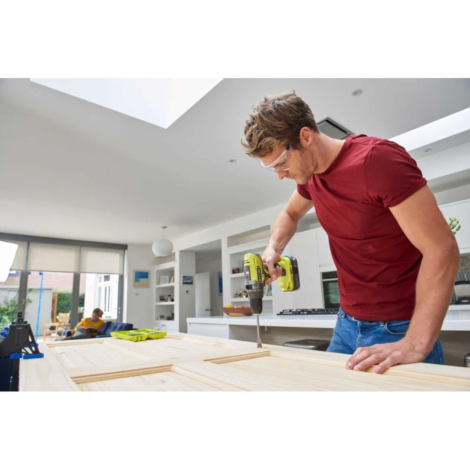 Ударная дрель-шуруповерт Ryobi ONE+ R18PD3-0  без аккумулятора в комплекте 5133002888