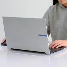 Ноутбук Gigabyte Aero X16 Ryzen AI 9 465 32Gb SSD1Tb NVIDIA GeForce RTX 5070 8Gb 16" IPS QHD+ 2560x1600 без ОС white WiFi BT Cam 4WHN3KZC64DD