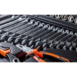 Набор автомобильного инструмента Gigant 143 предмета, Сталь Cr-V, GAS 143