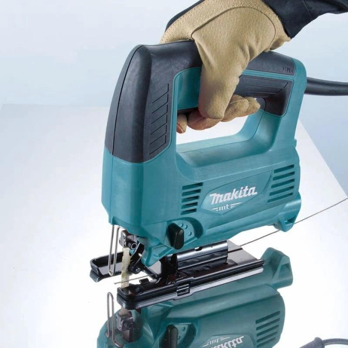 Лобзик Makita M4301B