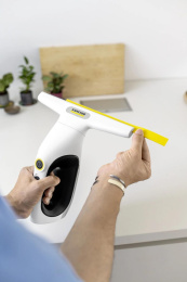 Мойщик окон Karcher WV 2 Universal Care шир.скреб.:280мм пит.:от аккум. белый/желтый 31245465
