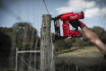 Степлер Milwaukee M18 FFUS-0C (4933479834) (емкость магазина: 45 шт, длина скобы: 38-51 мм, ширина скобы 10.3 мм, количество циклов: 600, без АКБ и ЗУ, кейс)