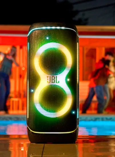 JBL выпустила 800-ваттную колонку с 15-часовой автономностью