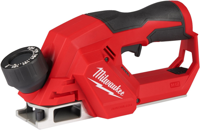 Рубанок Milwaukee M12BLP-402X 4933492851 аккумуляторный, 12 В, ширина реза: 56 мм, скорость без нагрузки: 0-14500 об/мин, 2 аккумуляторных блока M12 B4, зарядное устройство C12 C