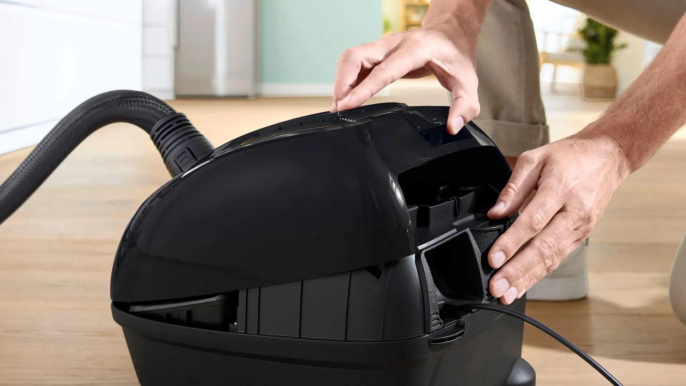 Пылесос Bosch BGL38GOLD, 1700Вт, черный/золотистый