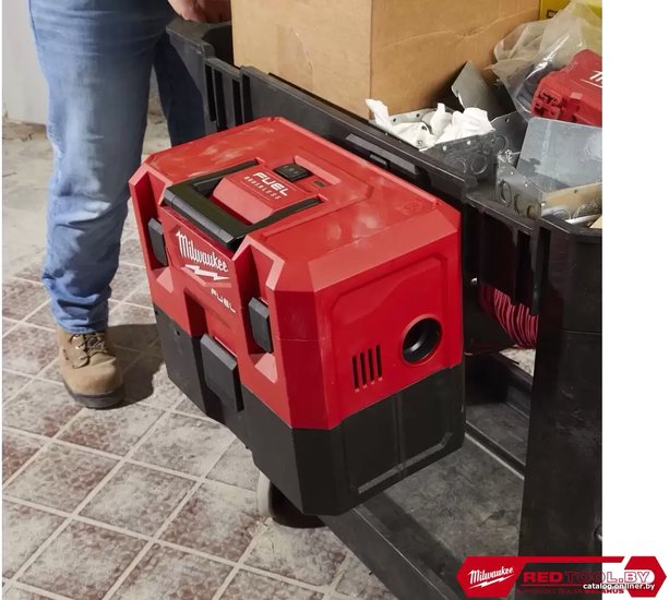Пылесос Milwaukee M12 FVCL-0 (4933478186) (строительный, объем жидкости: 6.1 л, пылесборник: контейнер, питание: аккумулятор, выдув, всасывание жидкостей)