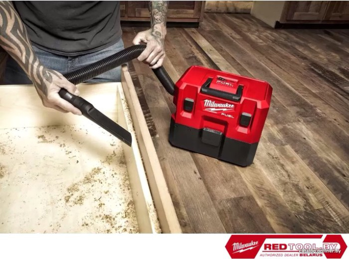 Пылесос Milwaukee M12 FVCL-0 (4933478186) (строительный, объем жидкости: 6.1 л, пылесборник: контейнер, питание: аккумулятор, выдув, всасывание жидкостей)