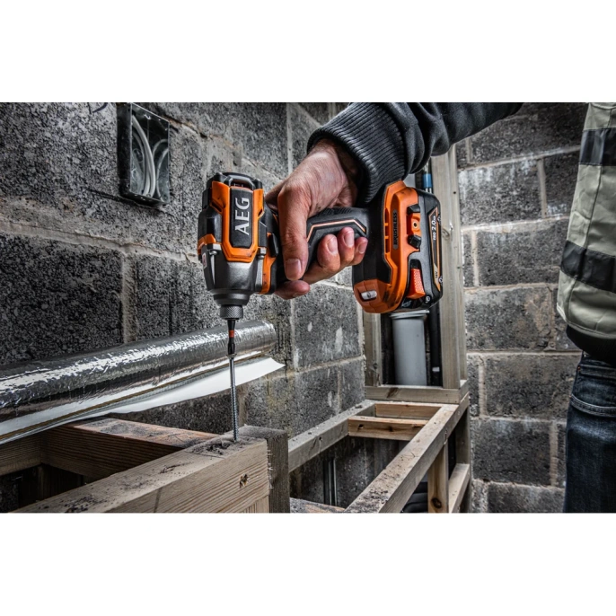 Бесщеточный аккумуляторный импульсный винтоверт BSS18SBL-0 AEG 4935472278