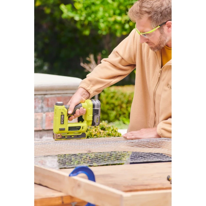 Аккумуляторный степлер Ryobi ONE+ R18ST50-0  без аккумулятора в комплекте 5133004496