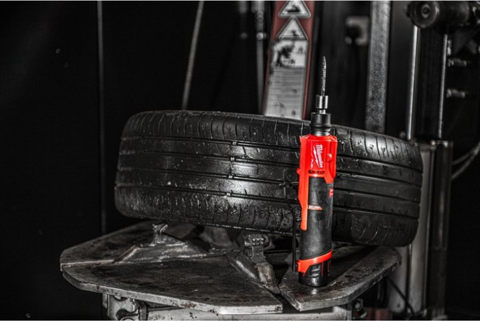 Аккумуляторная прямая шлифмашина для обработки шин Milwaukee M12FTB-0 FUEL 4933472215