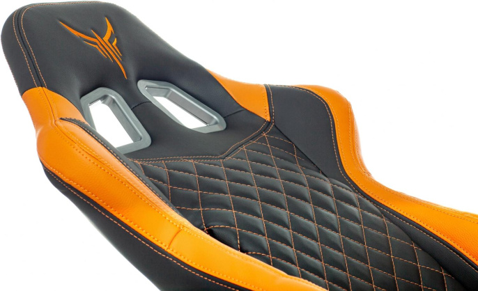 Кресло игровое Knight Armor черный/оранжевый ромбик экокожа с подголов. крестов. металл
