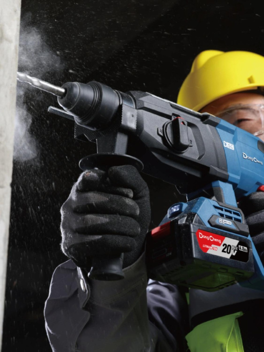 Перфоратор DongCheng DCZC02-26 патрон:SDS-plus уд.:3.1Дж аккум.