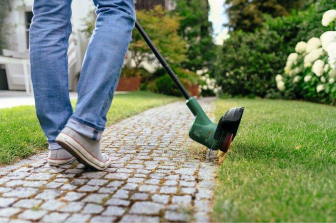 Аккумуляторный триммер Bosch EasyGrassCut 18V-26 06008C1C04