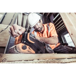 Бесщеточная ленточная шлифмашина AEG BHBS18-75BL-0 4935459582