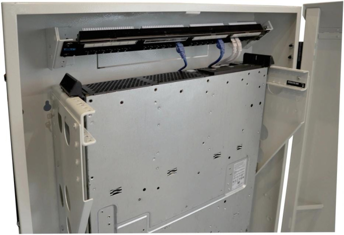 Шкаф коммутационный Lanmaster TWT-CBVRT-5U-6X7-GY настенный 5U 650x250мм пер.дв.металл направл.под винты 68кг серый 505мм 741мм IP20 сталь