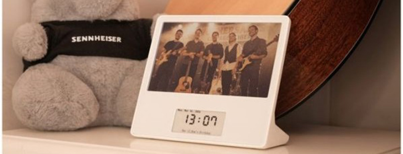 Анонсированы часы-фоторамка NowMean с двумя дисплеями E-Ink