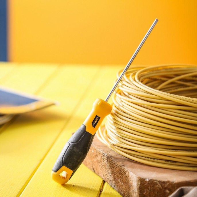 Отвертка Deli DL6331001