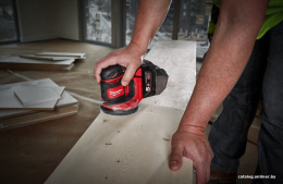 Эксцентриковая шлифмашина Milwaukee M18 BOS125-502B 4933464229 14000-24000 колебаний/мин, питание: аккумулятор 18 В , частота вращения: от 7000 до 12000 об/мин, диаметр диска: 125 мм, защита от