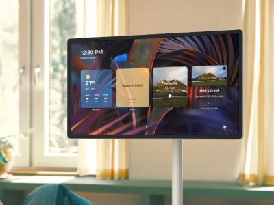 Samsung выпустила 32-дюймовый мобильный монитор на колёсах