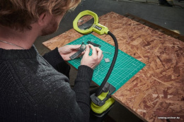ONE + / Фонарь с увеличительной линзой RYOBI RML18-0 без батареи