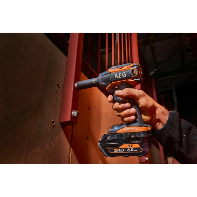 Бесщеточный аккумуляторный ударный гайковерт AEG BSS18C12ZB6-0 4935472012