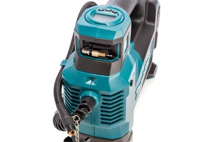 Аккум. автомобильный компрессор MAKITA XGT MP001GZ в кор.