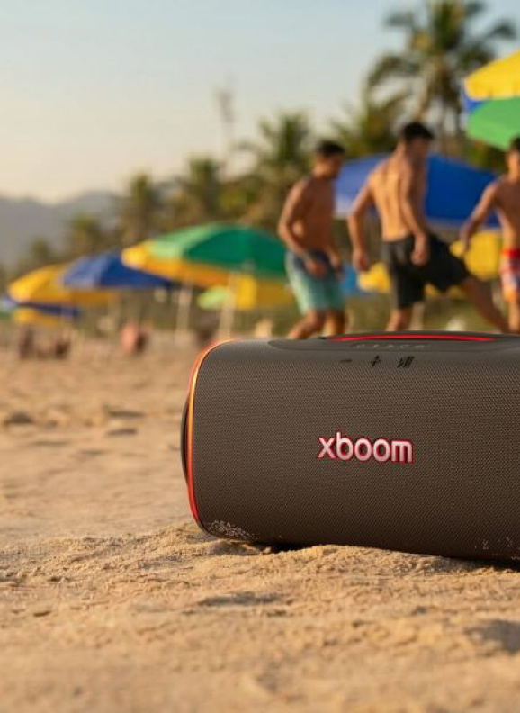 LG выпустила Bluetooth-колонку XBOOM Blast мощностью 220 Вт и с защитой IP68