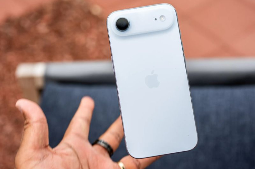 Рекордно тонкий, но компромиссный: что говорят в первых обзорах iPhone Air