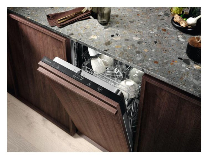 Встраиваемая посудомоечная машина Electrolux EEA22100L, узкая, ширина 44.6см, полновстраиваемая, загрузка 9 комплектов