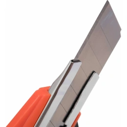 Строительный нож Gigant 18 мм GWK 630