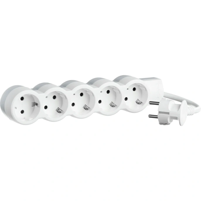 Многорозеточный блок Legrand''Стандарт'' 5 x 2К+З с кабелем длиной 1,5 м 695011