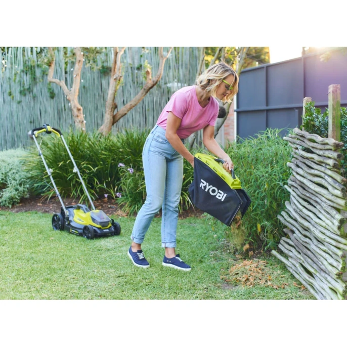 Газонокосилка Ryobi ONE+ 33cm; 1x аккумулятор 4.0Aч RLM18X33B40 5133004306