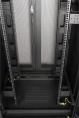 Шкаф серверный Lanmaster TWT-CBB-42U-8X10-P1 напольный 42U 800x1000мм пер.дв.перфор. задн.дв.перфор.2-хст. 2 бок.пан. 800кг черный
