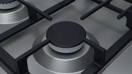 Встраиваемая газовая панель BOSCH Serie 4, газовая варочная панель, 60см, нержавеющая сталь, 4 конфорки,1 конфорка повышенной мощности, составные чугунные решетки, газ-контроль, автоматический электроподжиг, сделано в Испании PGP6B5O93R