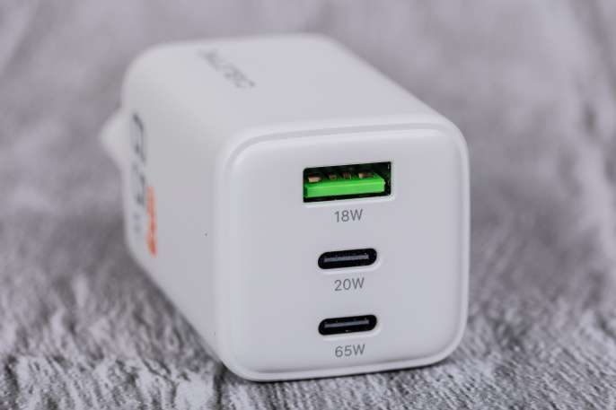 Зарядное устройство CABLETIME GA65W CT-GAN65A-PW GaN PD3.0 2C1A 65 Вт, белый