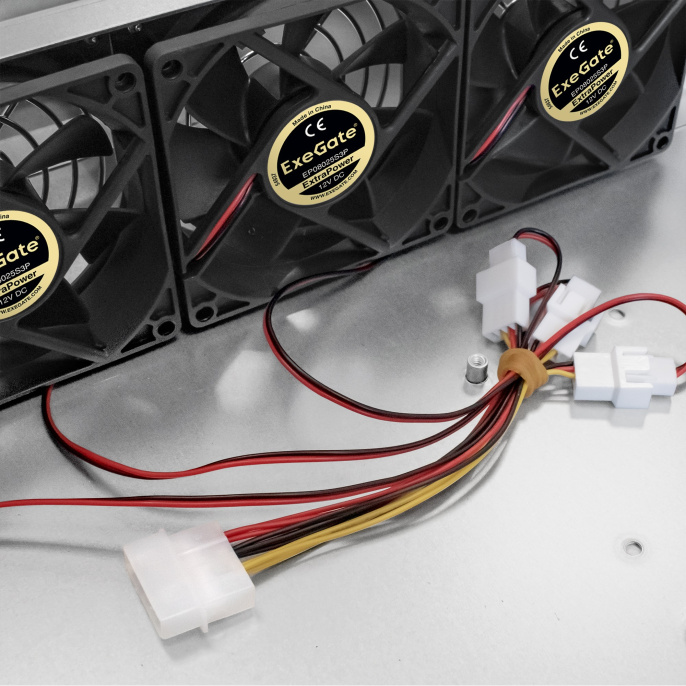 Серверная платформа ExeGate Pro 2U550-HS08 <RM 19", высота 2U, глубина 550, Redundant БП 2x550W, 8xHotSwap, 2xUSB> EX292412RUS