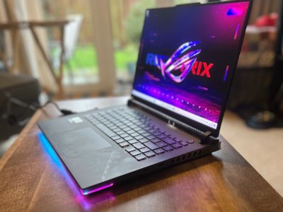 ASUS представила два мощных и очень дорогих игровых ноутбука на RTX 5090