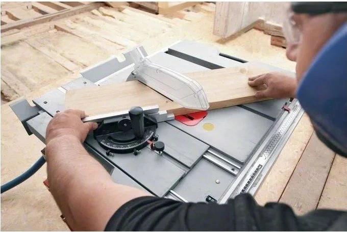Циркулярная пила дисковая Bosch GTS 10 XC 2000Вт настольная D диска.:254мм 0601B30400