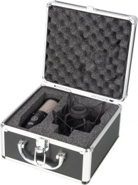 Микрофон проводной AKG P220 черный