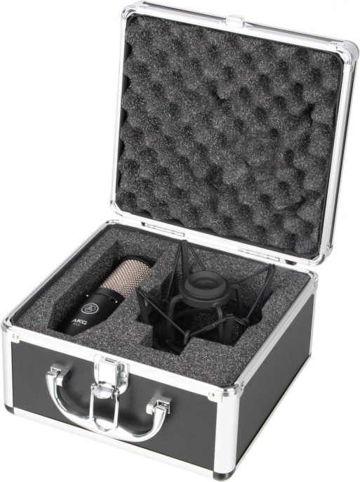 Микрофон проводной AKG P220 черный