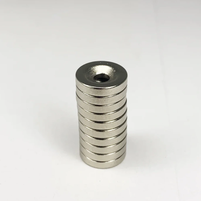 Неодимовый магнит Проф-Магнит с зенковкой 8xd3x2, 10шт. NdFeB D8x3x2 зенк