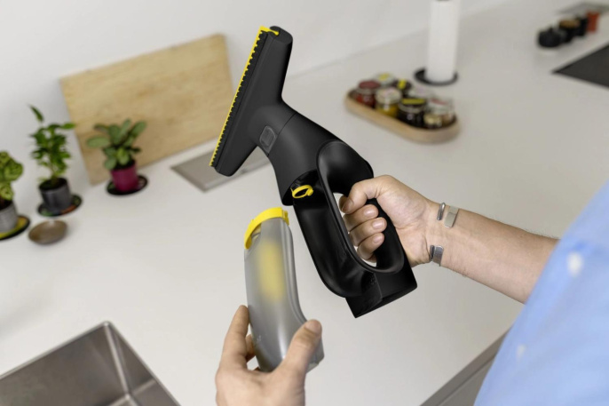 Мойщик окон Karcher WV 2 Universal Precision шир.скреб.:280мм пит.:от аккум. черный/желтый 31245466