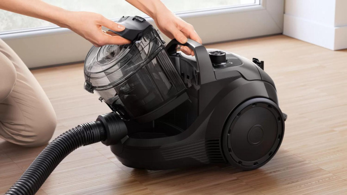 Пылесос Bosch Serie 4 BGC21X300 550Вт черный