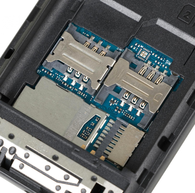 Мобильный телефон Digma LINX B241 32Mb чёрный моноблок 2Sim 2.44" 240x320 0.08Mpix GSM900/1800 FM microSD max16Gb LT2073PM