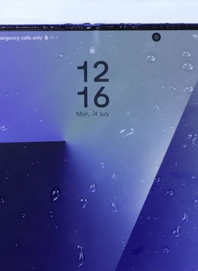 Samsung Galaxy Z Fold7 испытали заморозкой, купанием в реке и падениями [ВИДЕО]