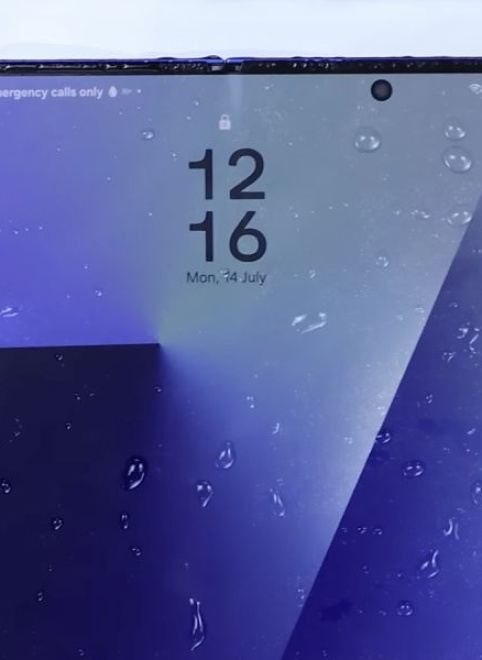 Samsung Galaxy Z Fold7 испытали заморозкой, купанием в реке и падениями [ВИДЕО]