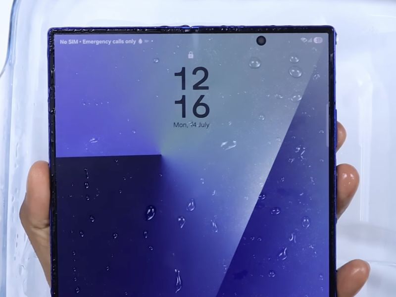 Samsung Galaxy Z Fold7 испытали заморозкой, купанием в реке и падениями [ВИДЕО]